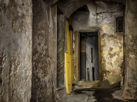 Riomaggiore passageway