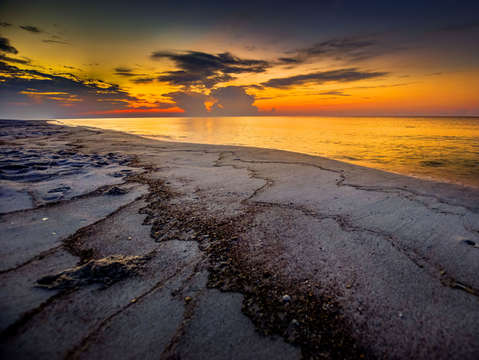 Sand and shells sunrise dsc 0881