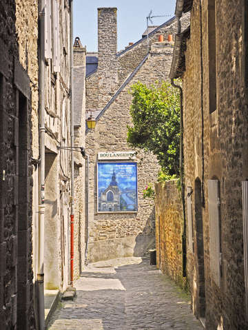 Dinan alley