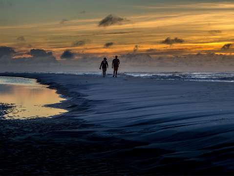 Walk on the beach dsc 2230