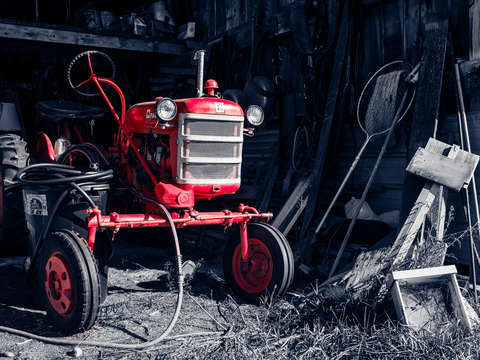 Old red tractor vermont
