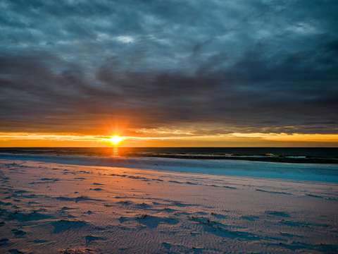 Sunrise under the clouds dsc 1134