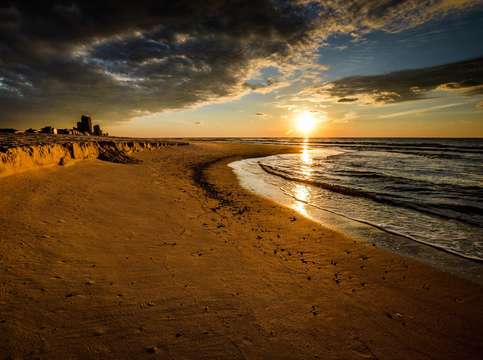 Golden beach sunrise dsc 0650