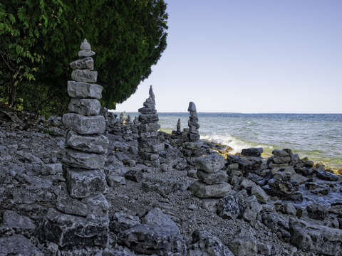 Cairns cave point