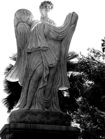 Statue 2