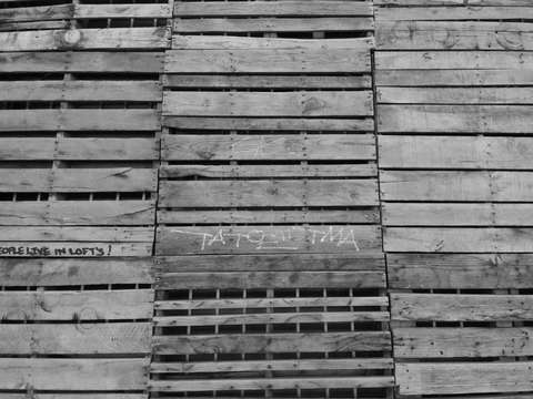 Pallet wall