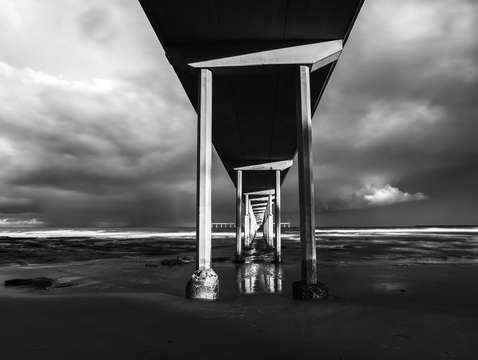 A play of light and shadow