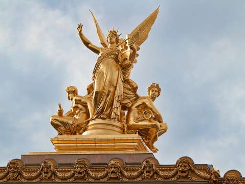 Opera statue