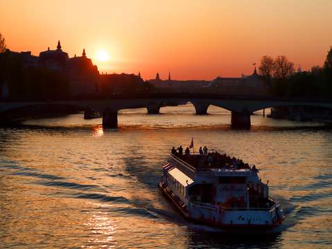 Seine sunset