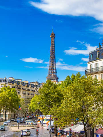 Street view eiffel