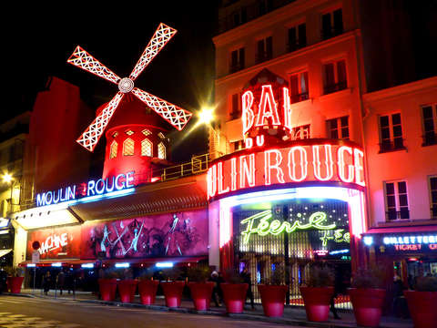 Lights of moulin rouge