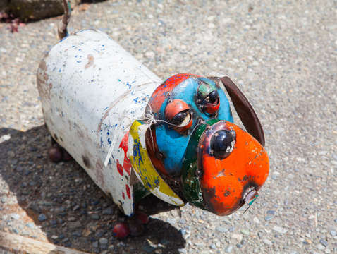 Metal sculpture of dog