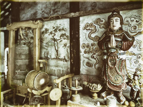 Buddhist alter