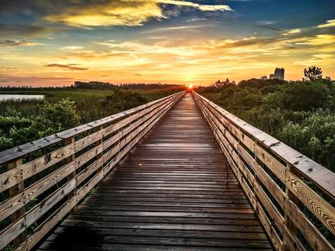 Sunrise on the walkway img 3325