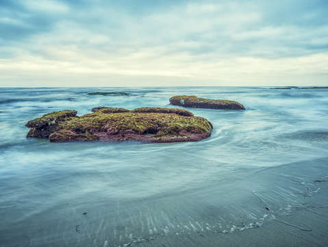 Magenta rock