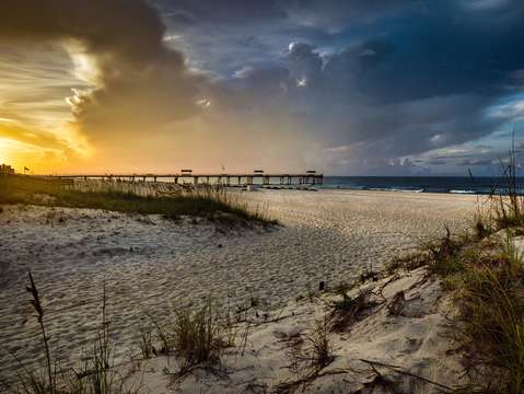 Dawn at 4 seasons pier and cotton bayou