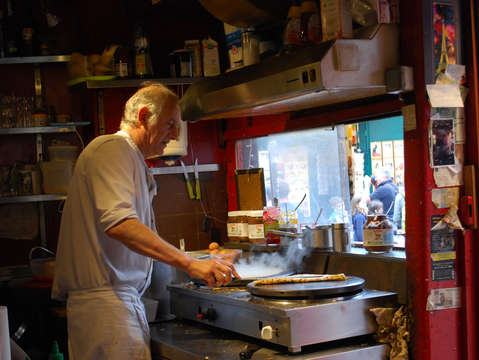Crepe maker