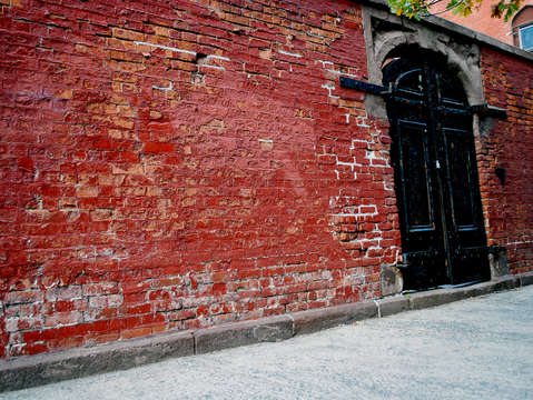 Doors to a church cemetery on mulberry street in n