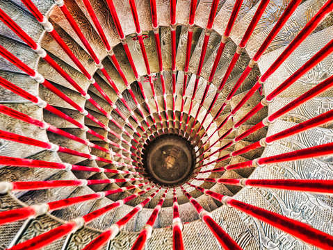 Downward spiral 1098