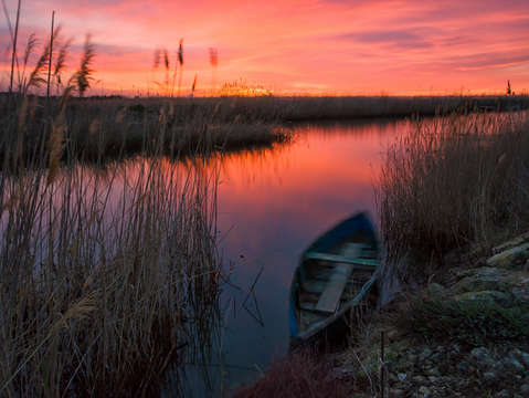 Movement of a boat in delta de ebro