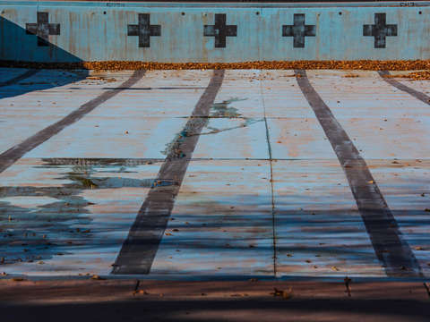 Empty swimming pool