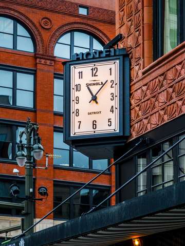 Shinola hotel clock dsc 1313 detroit michigan
