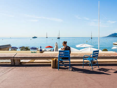 Along the boulevard de la croisette