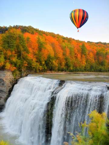 Balloon over letchworth