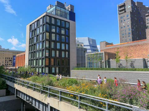 Along the high line chelsea nyc