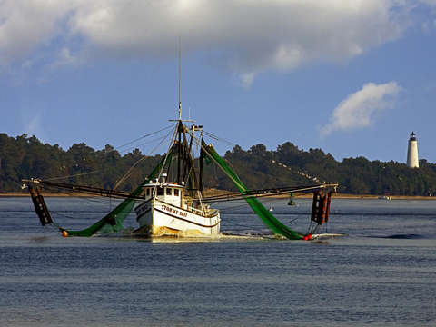 Stormy seas underway the georgetown light