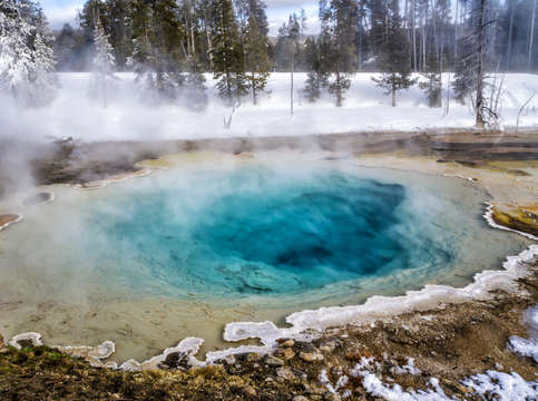 Yellowstone pool 7736