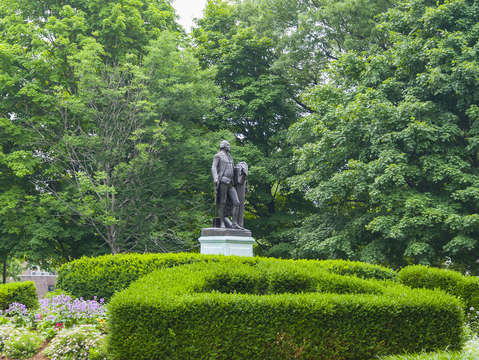 Lafayette square park 3 2