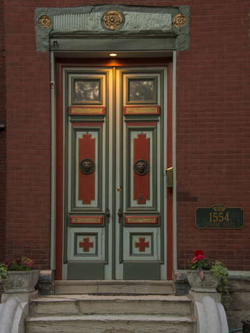 Door lafayette square