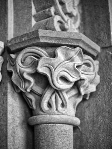 Smithsonian architectural ivy column detail