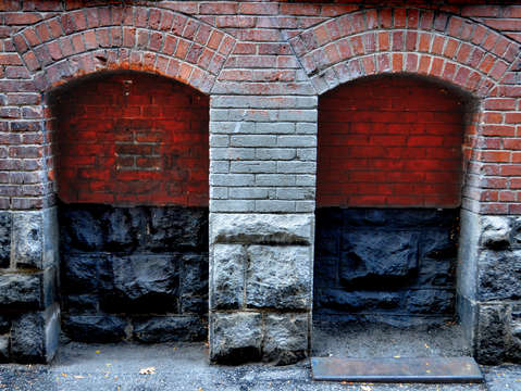 Alley 16