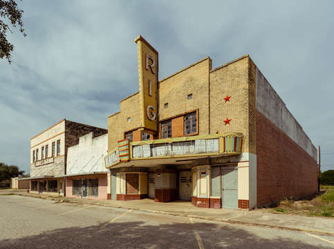 The rig theater