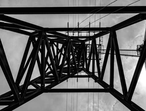 Support pylon roosevelt isalnd tram