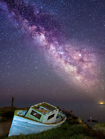 The boat under the milky way