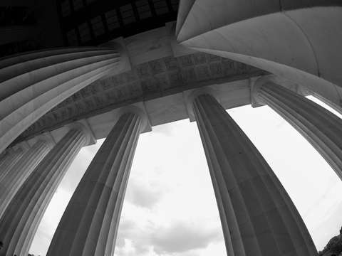 Lincoln memorial columns
