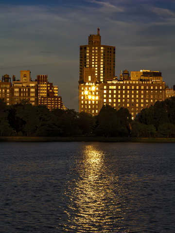 Central park reservoir at sunset looking east 2