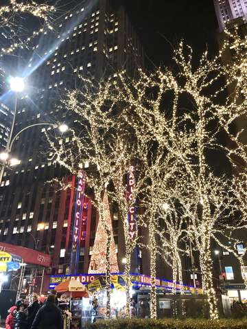 Holiday in midtown manhattan new york