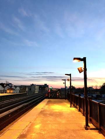 Subway platform in the sunset brooklyn new york 2