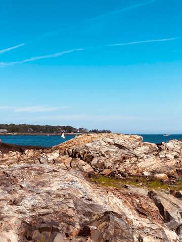 Rocky sail