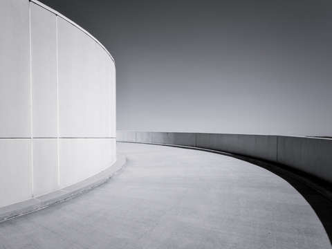 Curved ramp