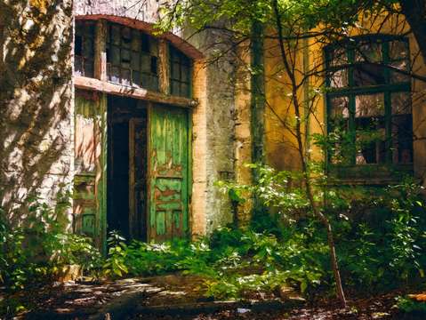 Forgotten entrance