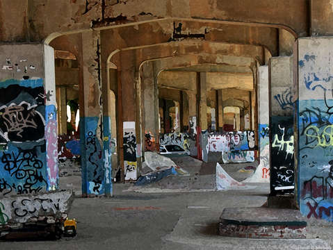 Graffiti under kingshighway overpass