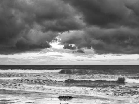 A storm at ponto monochrome