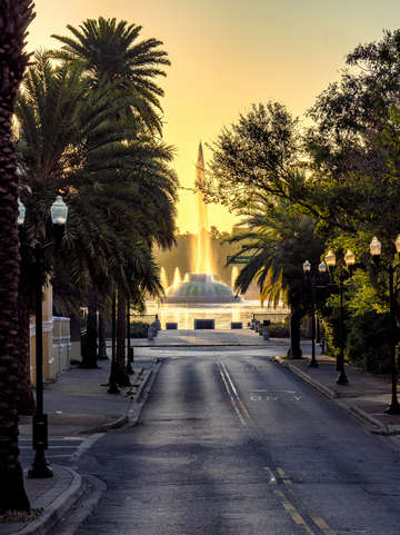 Lake eola fountain at sunrise