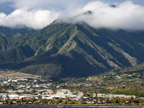 Entering maui