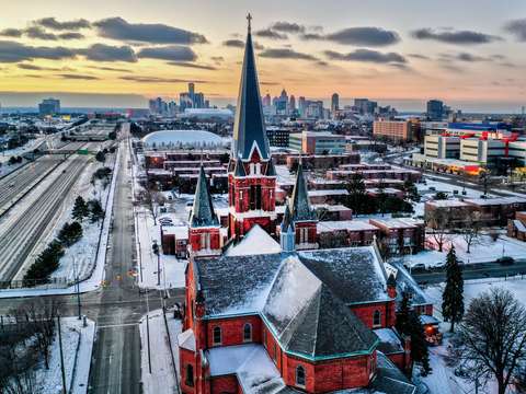 Detroit church and rencendji 0715